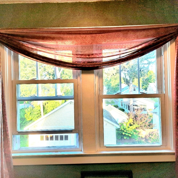 Window Scarf - Picture 5 of 5